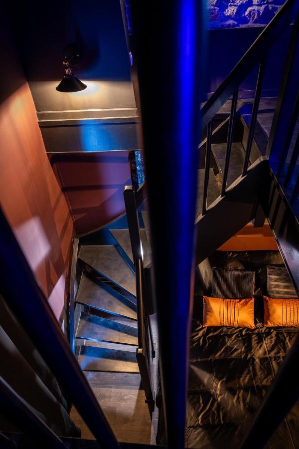 Cherie Cherry - Romantic And Bdsm House Briey Bagian luar foto