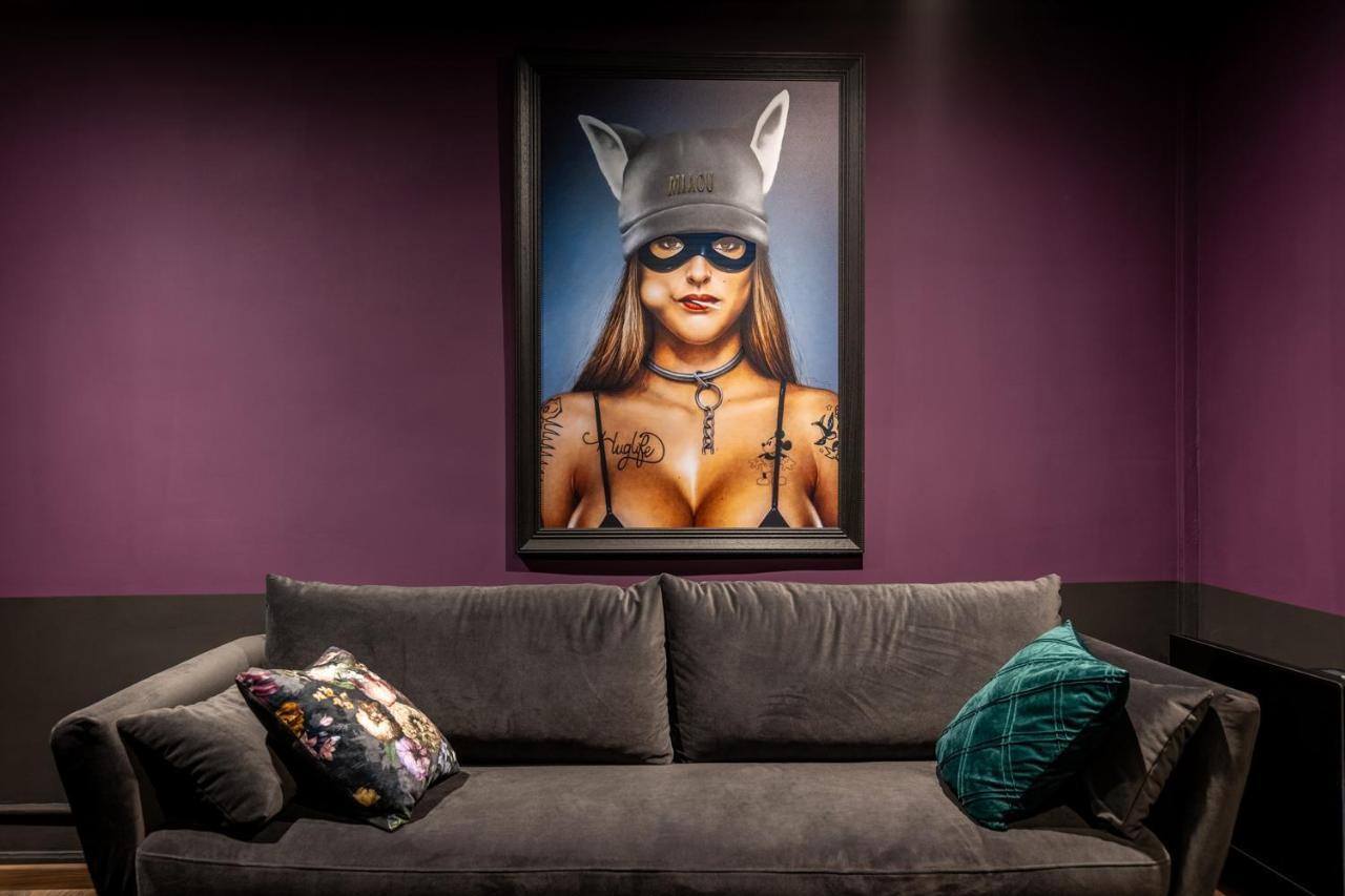 Cherie Cherry - Romantic And Bdsm House Briey Bagian luar foto