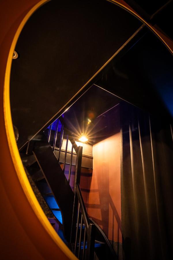 Cherie Cherry - Romantic And Bdsm House Briey Bagian luar foto