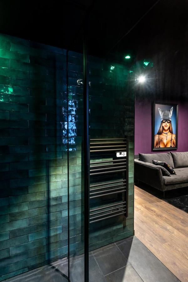 Cherie Cherry - Romantic And Bdsm House Briey Bagian luar foto
