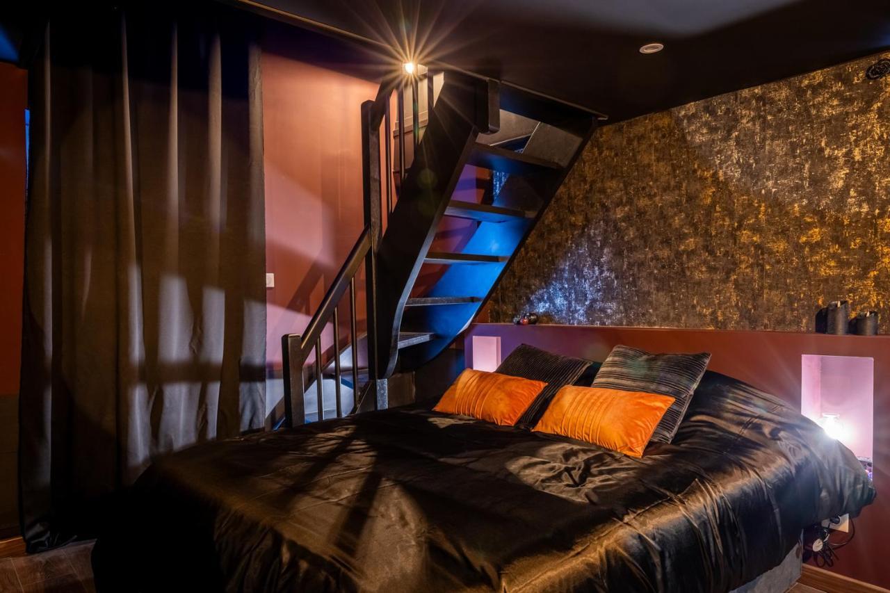Cherie Cherry - Romantic And Bdsm House Briey Bagian luar foto